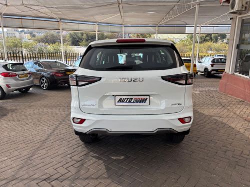 Isuzu MU-X D LS in Namibia