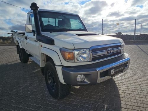 Pre-owned Toyota Land Cruiser S/C LX V8 for sale in 
