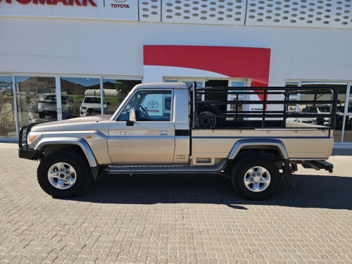 Toyota Land Cruiser LX V8 S/C in Namibia