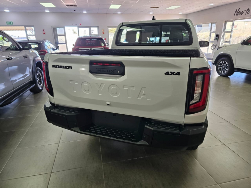 Toyota Raider 2.8 Double Cab 4x4 in Namibia