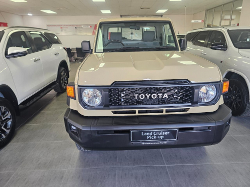 Toyota Land Cruiser 79 2.8 S/C MT in Namibia
