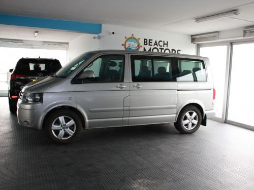 Volkswagen Volkswagen T5 Caravelle 2.0 BITDI DSG 4/mot in Namibia
