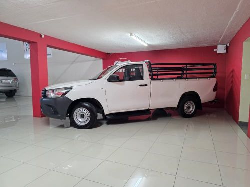 Toyota Hilux 2.4GD S A/C MT in Namibia