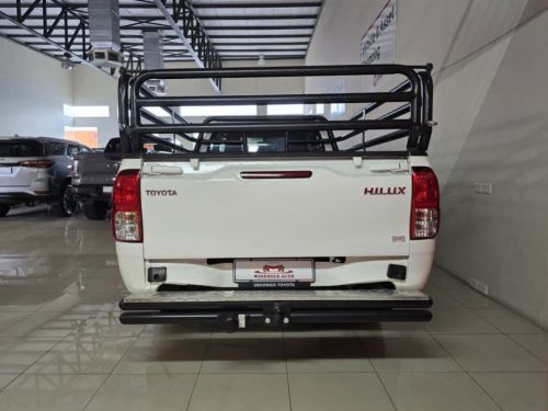 Toyota Hilux 2.4GD S A/C MT in Namibia