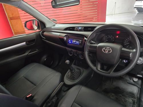 Toyota Hilux 2.4GD S A/C MT in Namibia