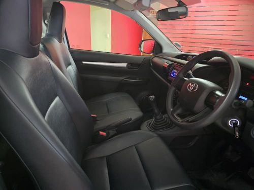 Toyota Hilux 2.4GD S A/C MT in Namibia