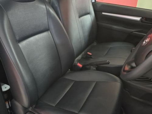 Toyota Hilux 2.4GD S A/C MT in Namibia