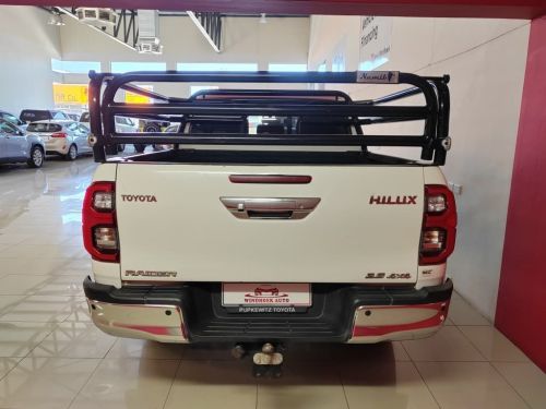 Toyota Hilux 2.8GD6 Raider DC 4x4 AT in Namibia