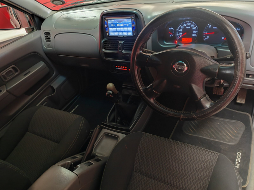 Nissan NP300 Hardbody 2.5 TDI 4X4 DC in Namibia