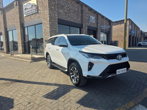 Pre-owned Toyota FORTUNER 2.4 GD-6 4X4 A/T for sale in 