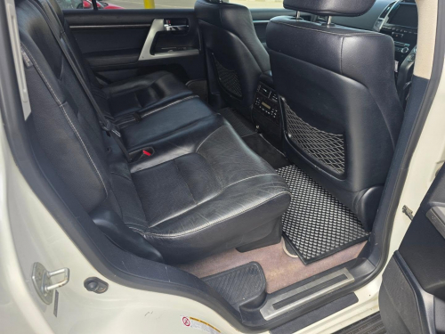 Toyota LAND CRUISER 200 V8 VX 4.5D 4X4 A/T in Namibia