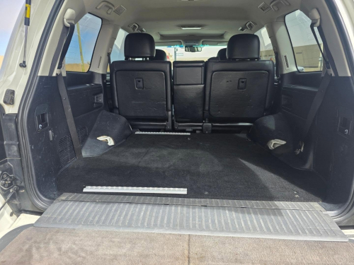 Toyota LAND CRUISER 200 V8 VX 4.5D 4X4 A/T in Namibia