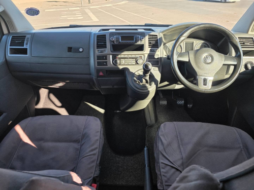 Volkswagen T5 KOMBI 2.0 TDI COMFORTLINE M/T in Namibia