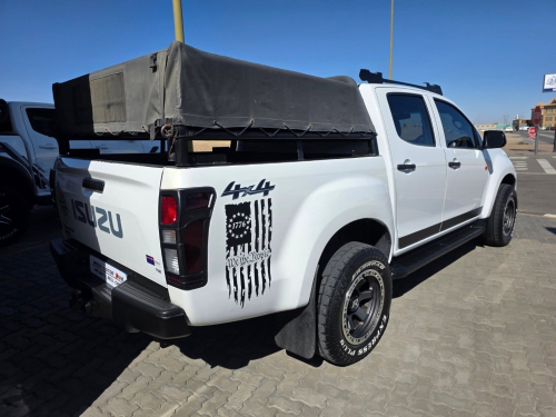Isuzu D-MAX 250 HO HI-RIDE M/T 4X4 in Namibia