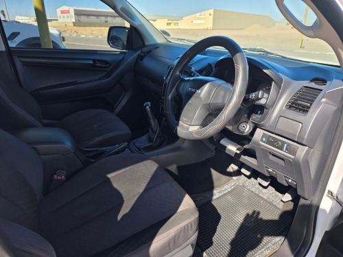 Isuzu D-MAX 250 HO HI-RIDE M/T 4X4 in Namibia