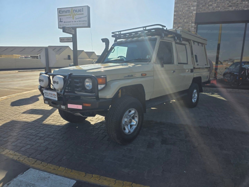 Toyota LAND CRUISER 4.5 EFI M/T 4X4 CAMPER in Namibia