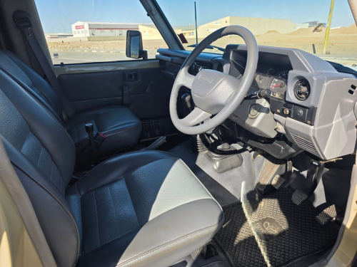 Toyota LAND CRUISER 4.5 EFI M/T 4X4 CAMPER in Namibia