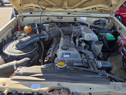 Toyota LAND CRUISER 4.5 EFI M/T 4X4 CAMPER in Namibia