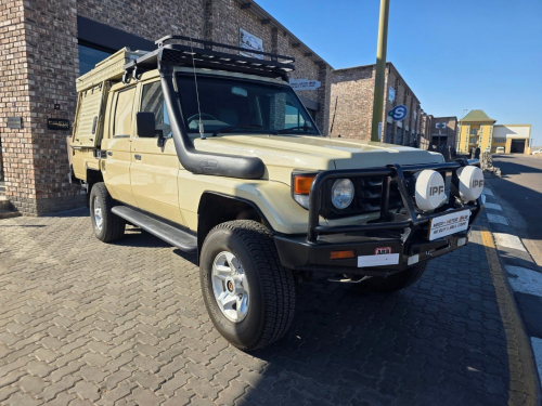 Toyota LAND CRUISER 4.5 EFI M/T 4X4 CAMPER in Namibia
