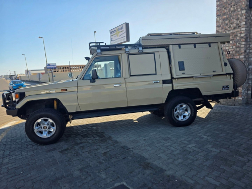Toyota LAND CRUISER 4.5 EFI M/T 4X4 CAMPER in Namibia