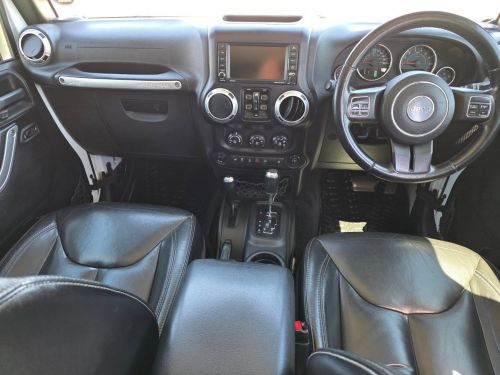 Jeep WRANGLER UNLTD SAHARA 3.6 V6 A/T 4X4 5DR in Namibia