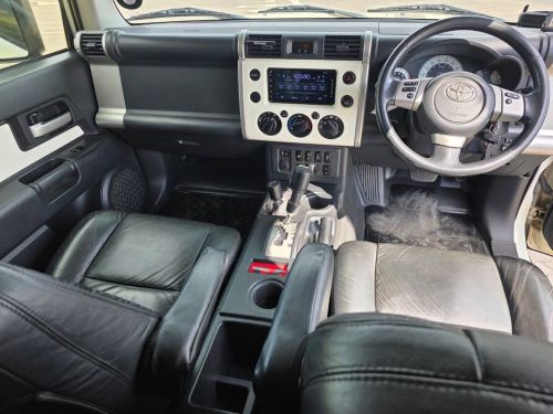 Toyota FJ CRUISER 4.0 V6 A/T 4X4 in Namibia