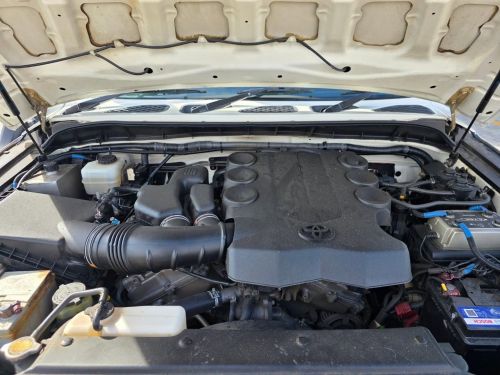 Toyota FJ CRUISER 4.0 V6 A/T 4X4 in Namibia