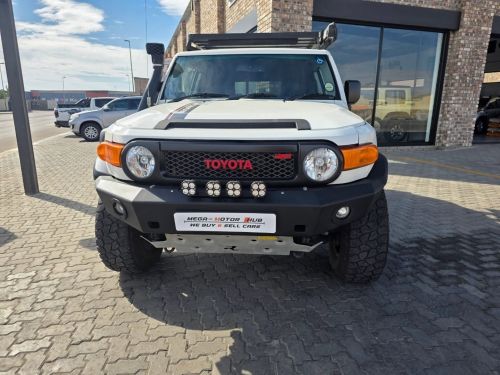 Toyota FJ CRUISER 4.0 V6 A/T 4X4 in Namibia