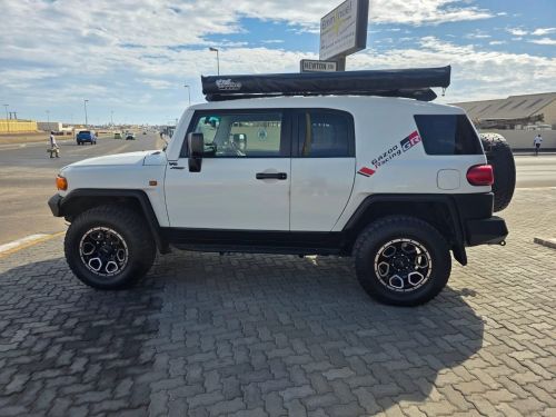 Toyota FJ CRUISER 4.0 V6 A/T 4X4 in Namibia