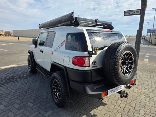 Toyota FJ CRUISER 4.0 V6 A/T 4X4 in Namibia