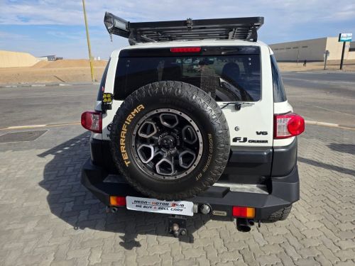 Toyota FJ CRUISER 4.0 V6 A/T 4X4 in Namibia