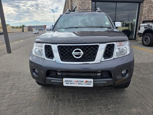 Nissan NAVARA 3.0 DCI V6 LE A/T 4X4 in Namibia