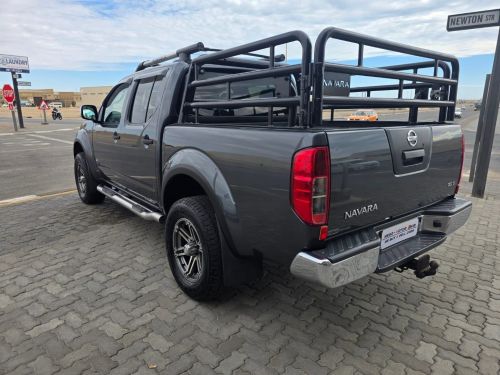 Nissan NAVARA 3.0 DCI V6 LE A/T 4X4 in Namibia