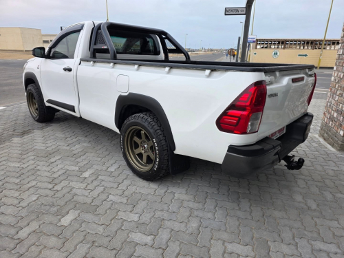 Toyota HILUX 2.4 GD AC M/T in Namibia