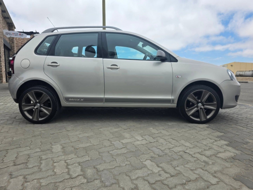 Volkswagen POLO VIVO 1.6 MAXX M/T in Namibia