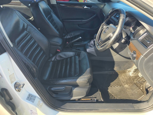 Volkswagen JETTA 1.4 TSI COMFORTLINE BLUEMOTION M/T in Namibia