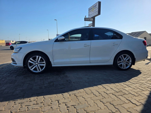 Volkswagen JETTA 1.4 TSI COMFORTLINE BLUEMOTION M/T in Namibia