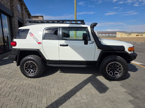 Toyota FJ CRUISER 4.0 V6 4X4 A/T in Namibia