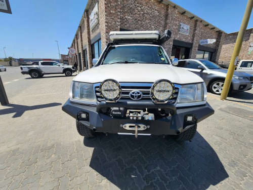 Toyota LAND CRUISER 105 GX 4.5EFI 4X4 M/T in Namibia
