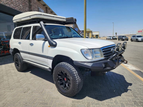Toyota LAND CRUISER 105 GX 4.5EFI 4X4 M/T in Namibia