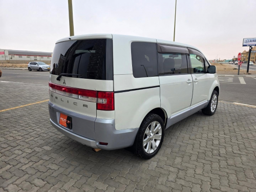 Mitsubishi DELICA D5 2.4 4X4 A/T in Namibia