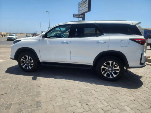 Toyota FORTUNER 2.4 GD-6 4X4 A/T in Namibia