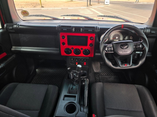 Toyota FJ CRUISER 4.0 V6 4X4 A/T in Namibia