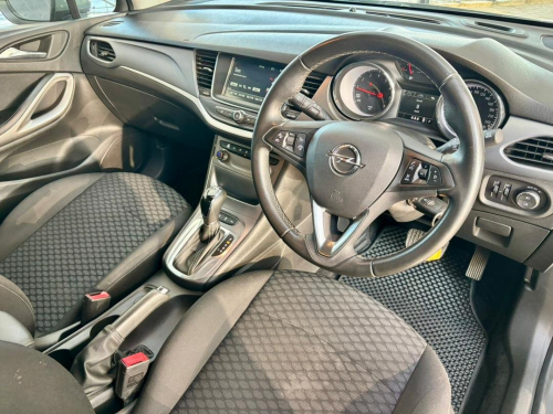 Opel Astra 1.4T Enjoy A/T in Namibia