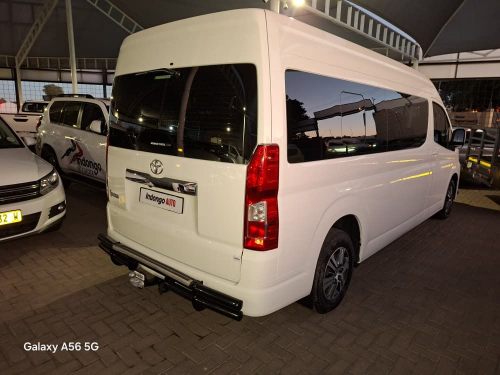 Toyota Quantum 2.8 Gl Slwb 14 Seat in Namibia