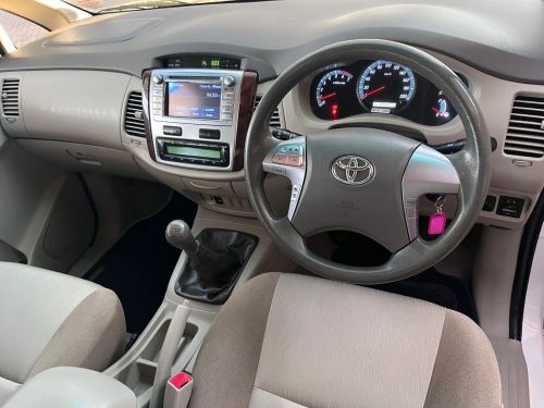 Toyota Innova 2.7 Vvti 8 Seater in Namibia