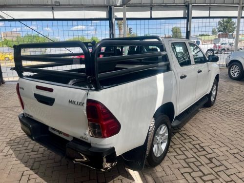 Toyota Hilux 2.4 DC SRX 4x4 in Namibia