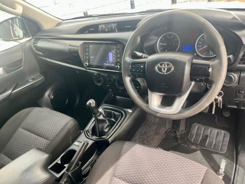 Toyota Hilux 2.4 DC SRX 4x4 in Namibia