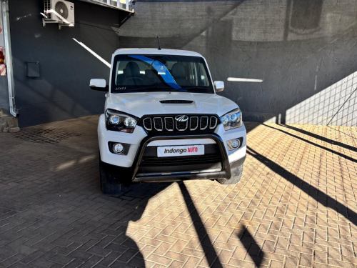 Mahindra Pik Up 2.2 Mhawk S10 4x4 D/C in Namibia