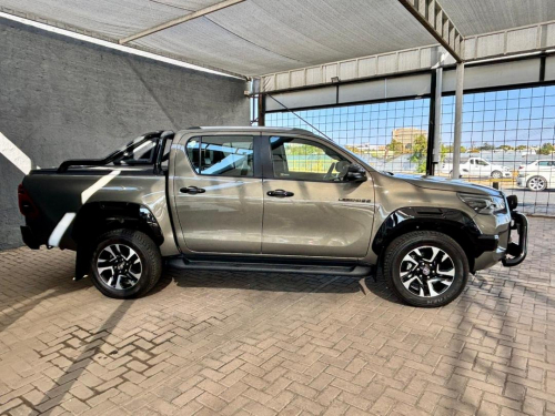 Toyota Hilux 2.8 Legend 55 4x4 DC A/T in Namibia